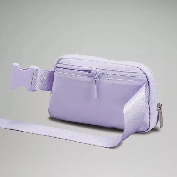 🆕 NWT EXTENDED STRAP lululemon everywhere belt bag - lavender fog - Picture 5 of 14